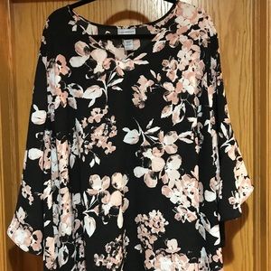 Women’s Plus Size flowy top 3x 26/28